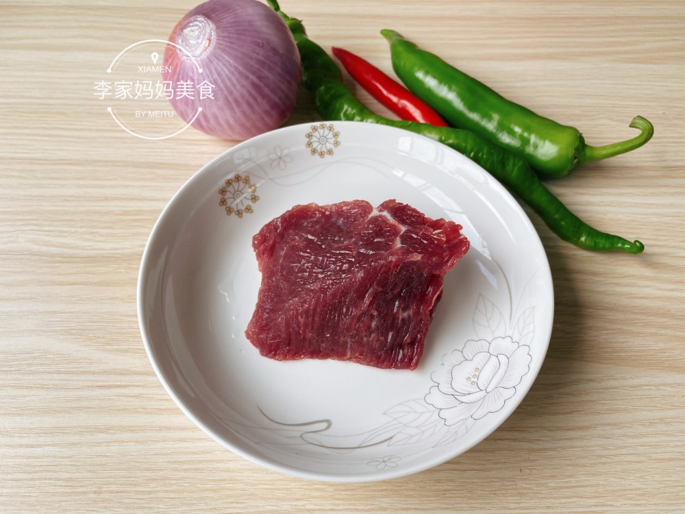 炒牛肉時,切記別加鹽和料酒,牢記加