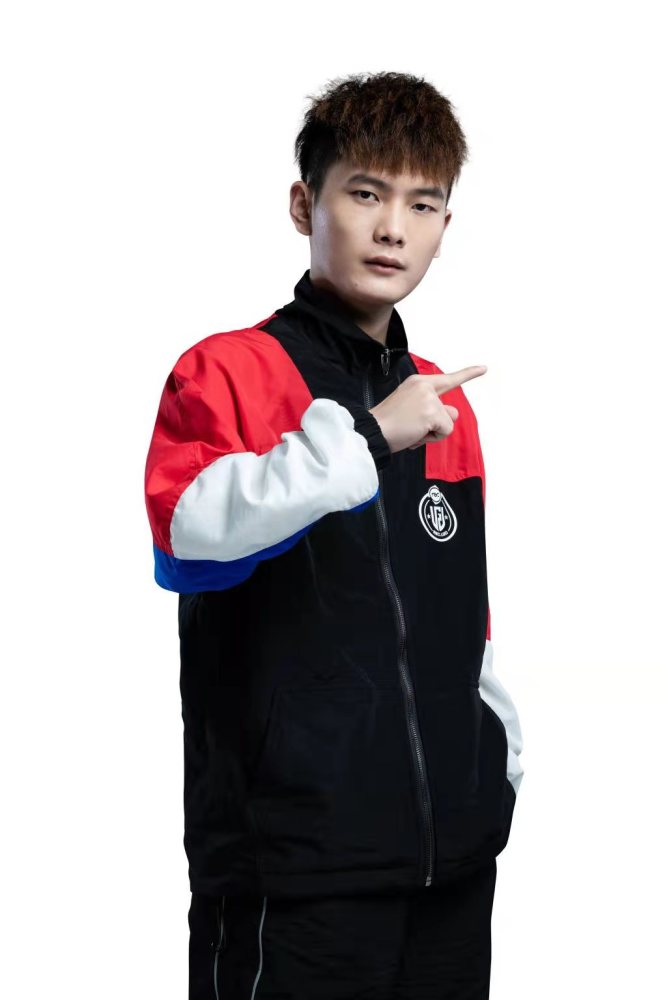 润物无声颜开开稳扎稳打立雄威