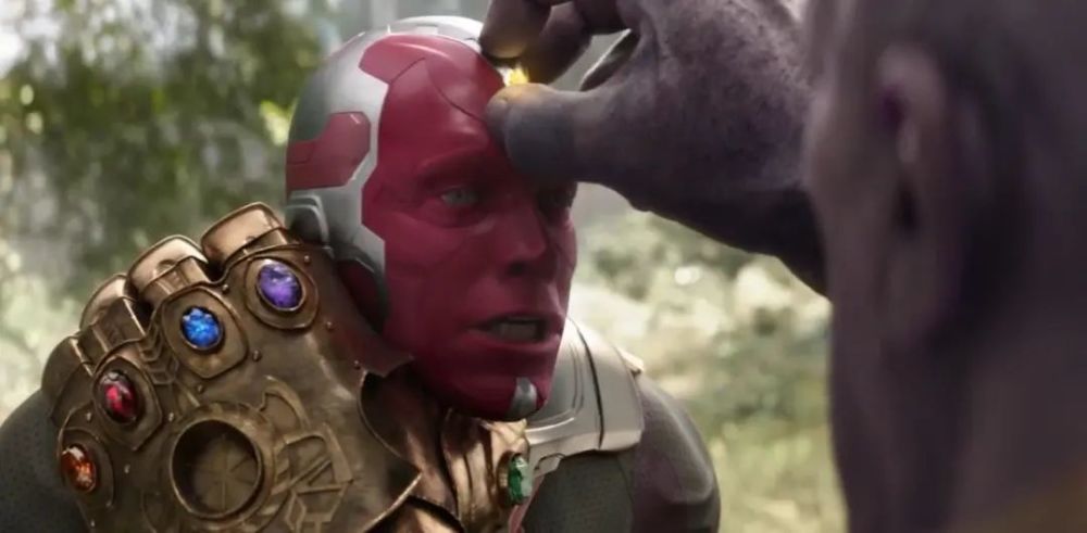 这预示着旺达试图将破碎的心灵宝石重新聚合,复活幻视