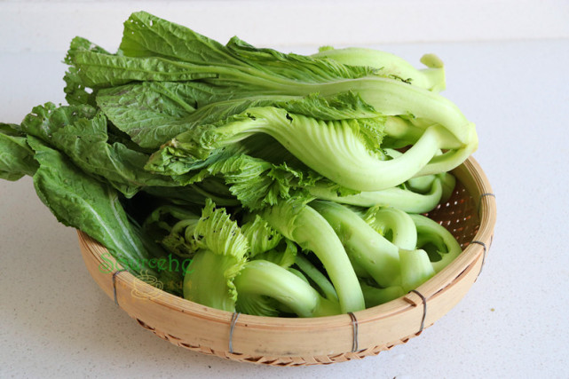 广东用芥菜腌酸菜,掌握3个技巧,5天酸脆爽口,能储存一年不坏