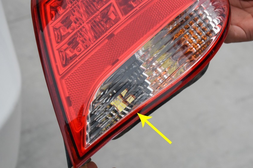 倒车不惧天黑夜路自己动手升级倒车灯