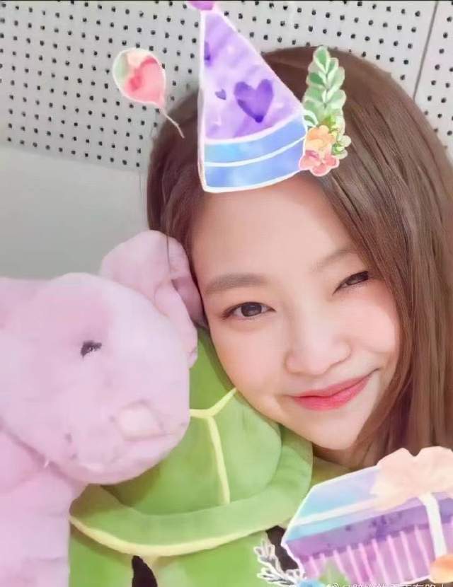 追星內卷中飯送jennie一百件禮物下一個過生日的樸彩英壓力大