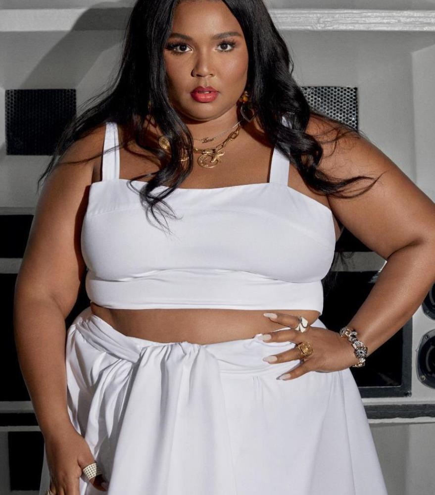 近200斤美国女歌手登时尚封面被网友嘲讽身材怒怼黑子她够刚