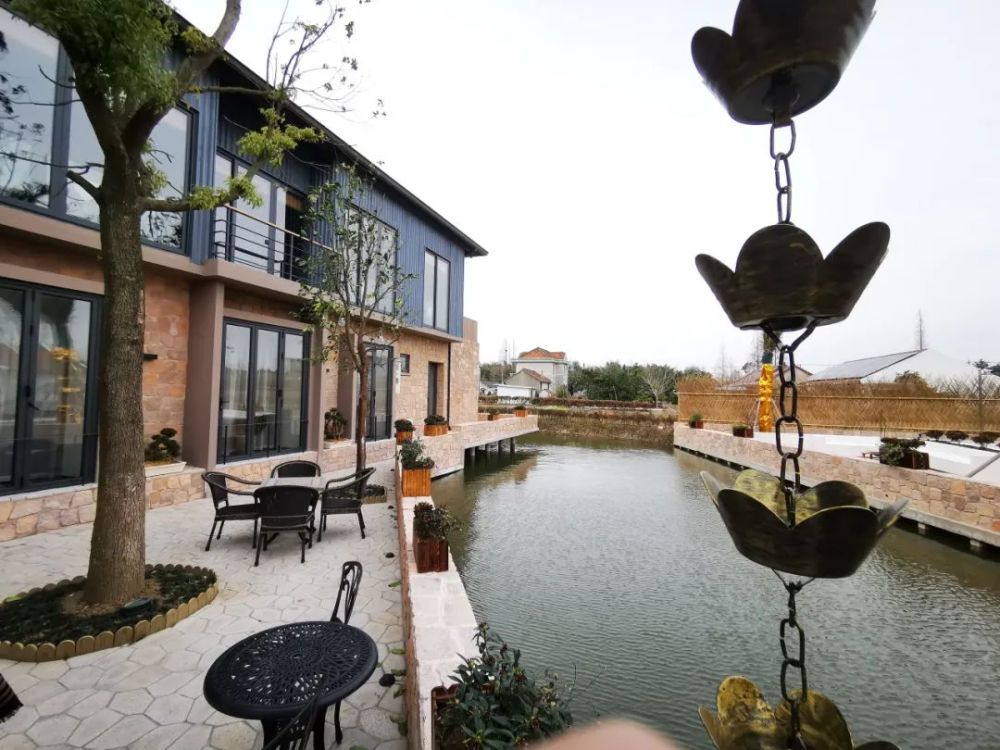 "拾花"的美食自然不能不提,功夫老道的师傅,将一道道崇明菜做得美味而