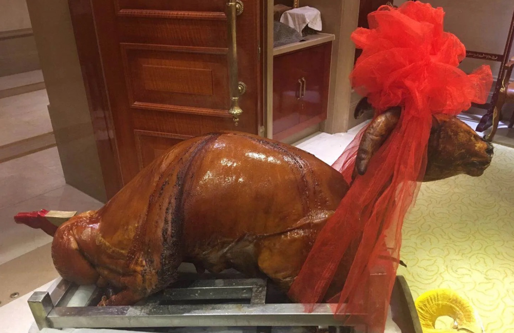 舌尖上的非遗|阿拉善烤全羊:皮酥肉嫩 肥而不腻_腾讯新闻