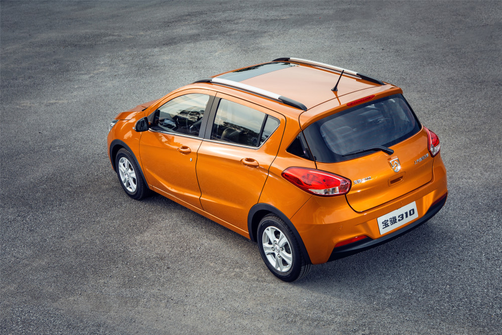 a0级小型车怎么选?这2款车动力够用,每公里油费3-4毛钱