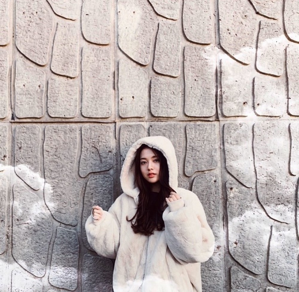 再次十八岁洪诗雅卢正义头像壁纸