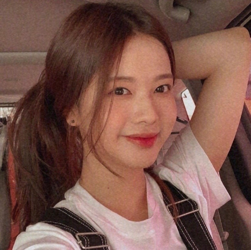 再次十八岁洪诗雅卢正义头像壁纸