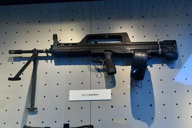 中美推出新一代班用机枪,互换思路,你俩到底谁抄谁?|m249机枪|机枪|美