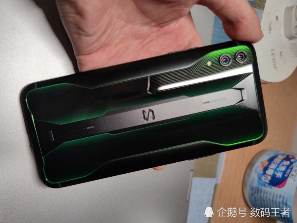 1700的黑鲨2pro骁龙855plus256gb真香