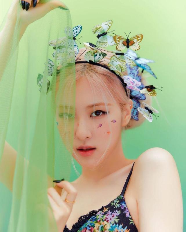 blackpink成员jennie生日中粉下血本应援朴彩英粉丝太难