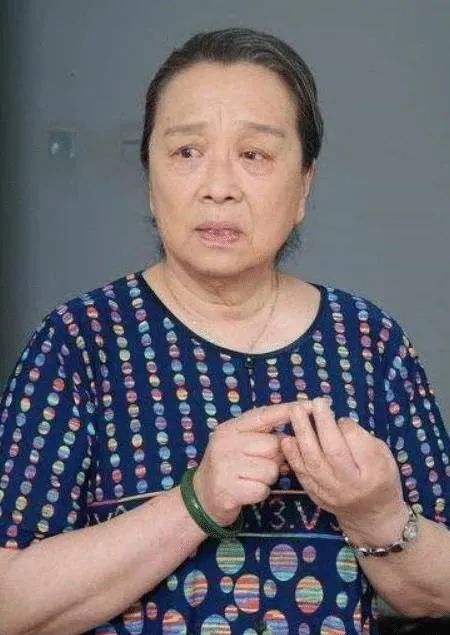 "容嬷嬷"年轻时竟是校花?本以为是玩笑,看到照片后被惊艳了