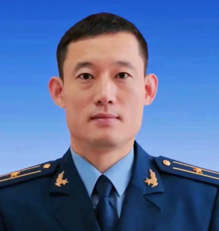 山东烈士赵虎牺牲后的第293天妻子含着泪将他的东西带回了家