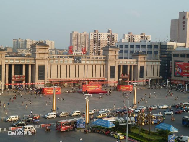 1983年,武汉铁路局并入郑州铁路局,襄樊站改隶原郑州铁路局襄樊分局.