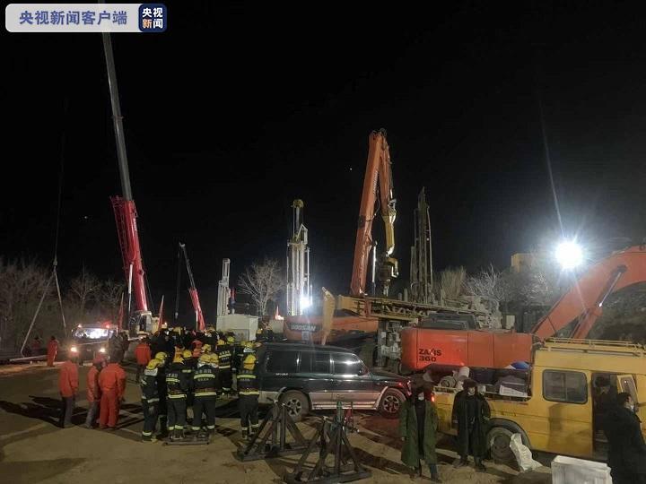 山东栖霞五彩龙金矿爆炸事故救援最新进展3号钻孔正在下套管