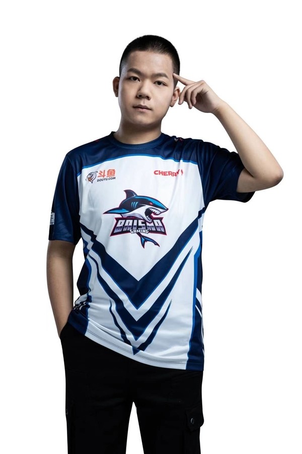 【人物志】念旧:诠释最强选手,犹记你青涩模样|人物志|cfpl|穿越火线|