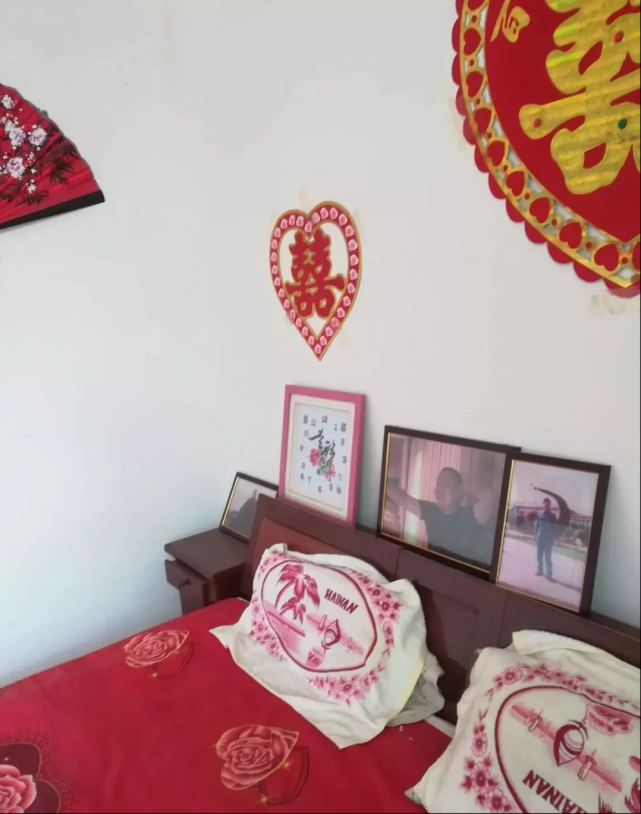 岳云鹏老家婚房成旅游景点,同为农村出身,他远不如大衣哥会营销