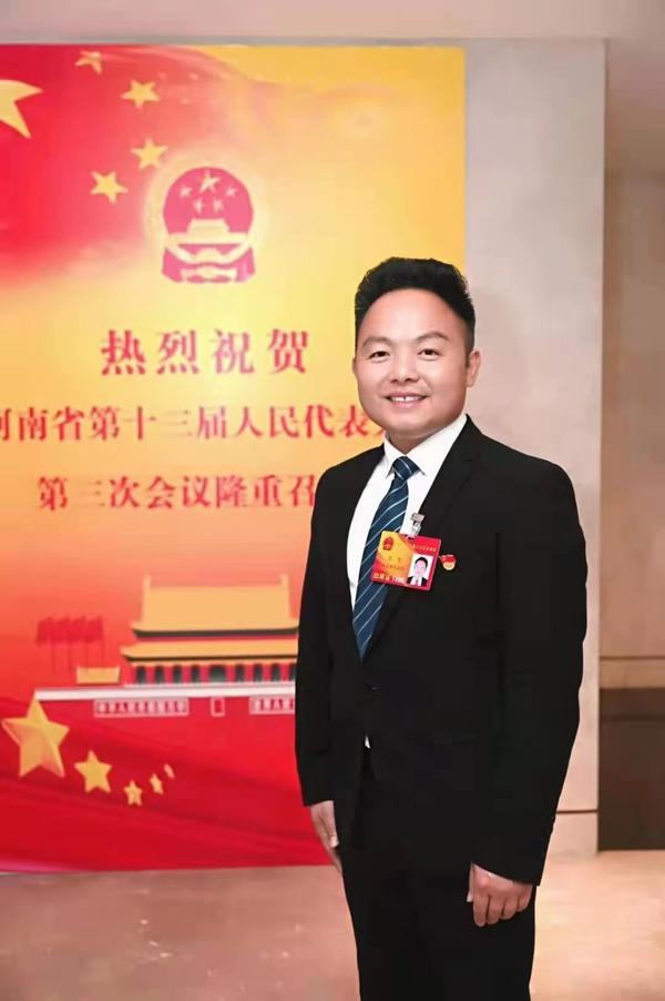 省人大代表王飞建议扶持新型农业经营主体打消农民后顾之忧