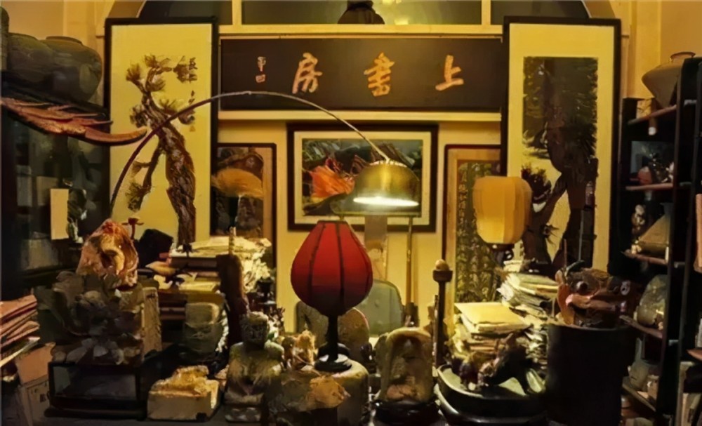 贾平凹的书房而更主要的是,如同说相声的只敢拿自己开涮,贾平凹写书