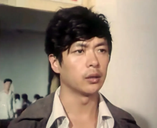 1983年,迟志强从当红演员沦为阶下囚,如今62岁获终身成就奖