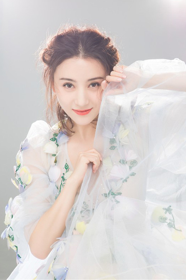 女神周庭伊1313:第575期时尚潮流美图鉴赏_腾讯新闻