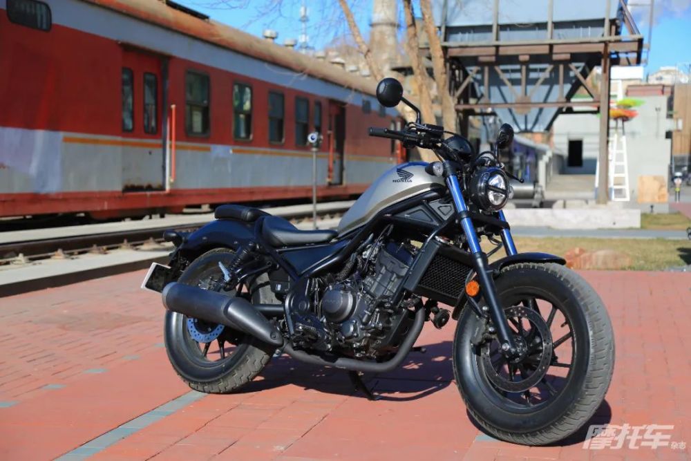 车评不是所有巡航车都这么叛逆试驾hondacm300