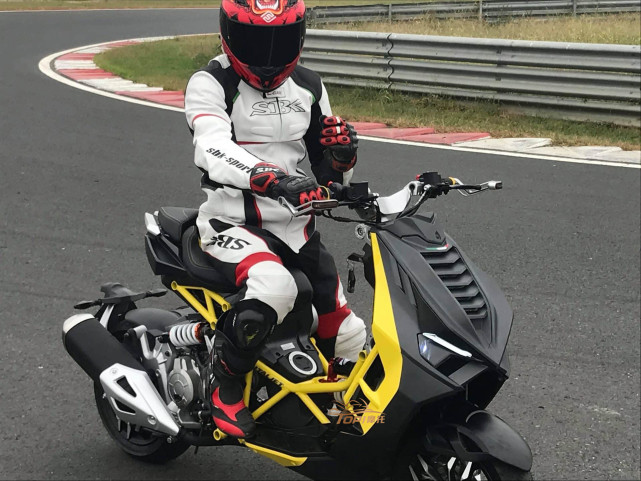 2021年最帅的代步工具金城dragster200踏板摩托