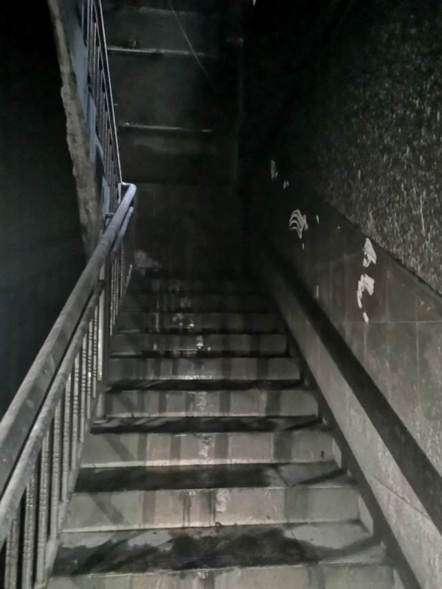 惠州一门面房突发火灾,被困者口述惊魂一幕