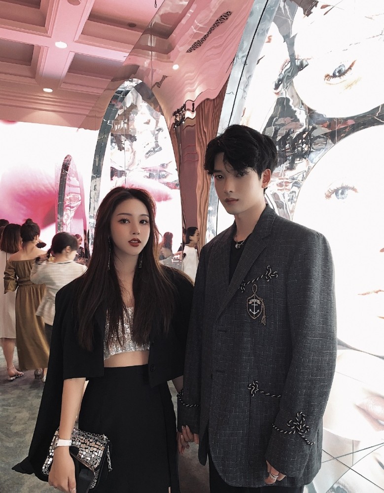 脆弱,不过林珊珊和金白川之间的感情却与众不同,两人相恋七年结婚四年