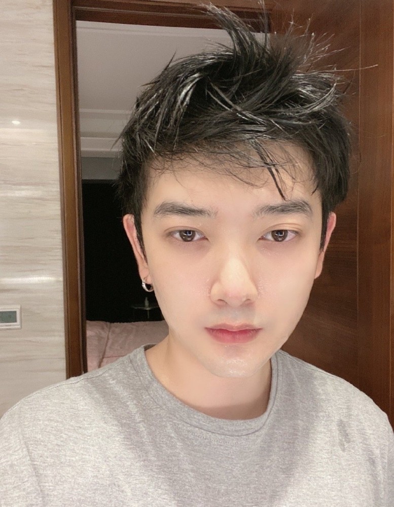 知名网红林珊珊和大白离婚重新做回朋友爱慕虚荣的爱情没能长久