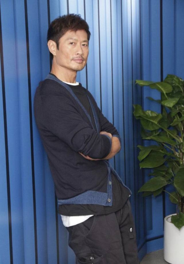 比如之前的《逆流大叔》和《拆弹专家2》,黄德斌都有不俗的表现,尤其