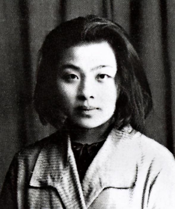她是伟人最欣赏的女性之一却脚踏两只船监狱中和嫌犯生子