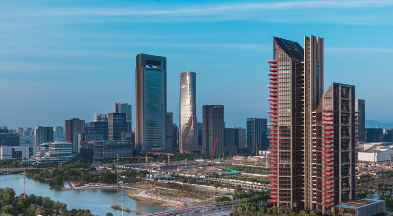 那就是,位于宁波东板块,东钱湖新城 东部新城双芯辐射圈之下的