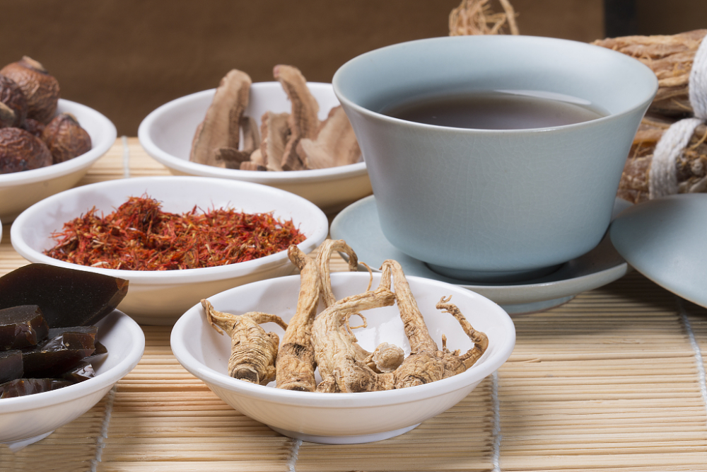 三味中药泡茶喝宁心安神精力充沛延缓衰老50岁像30岁