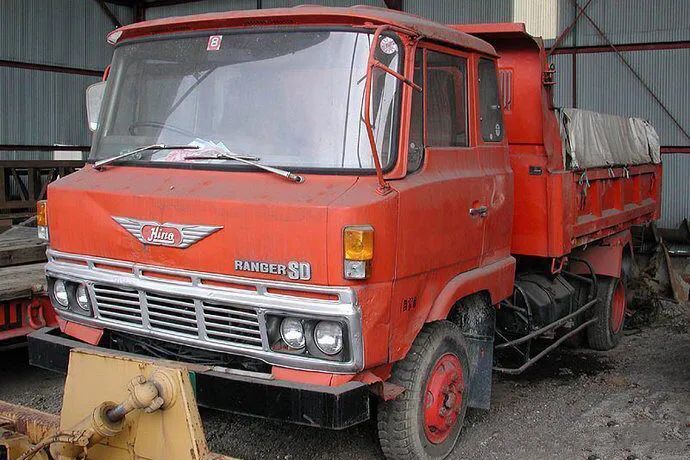 寻找记忆中的日野大卡车