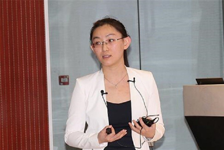 在谈到为何会选择数学作为研究方向时,吴昊多次提到了"兴趣"两个字