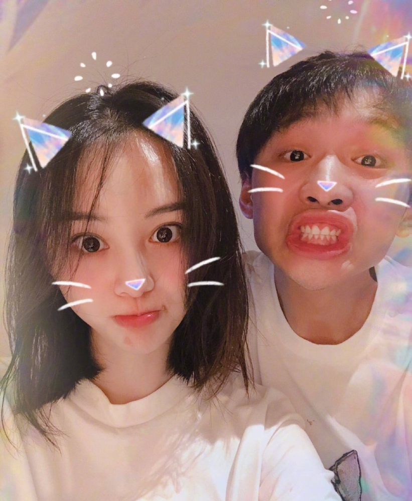 郑爽前任张恒晒与宝宝的合影分手一年多疑有两个孩子心疼郑爽