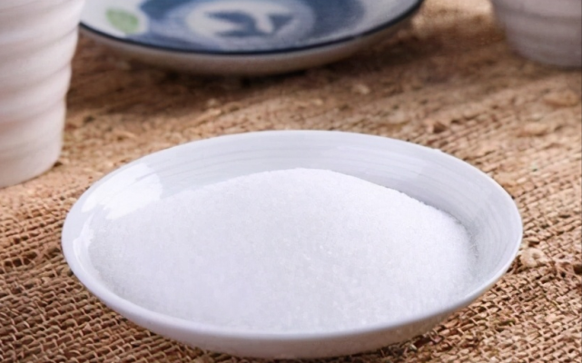 买精盐时,别管什么牌子,包装袋上没有"这行字",都不是优质盐