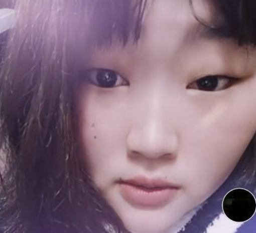 大衣哥女儿逛超市,发现被拍后骂骂咧咧,偷拍者未停止还嬉皮笑脸_腾讯