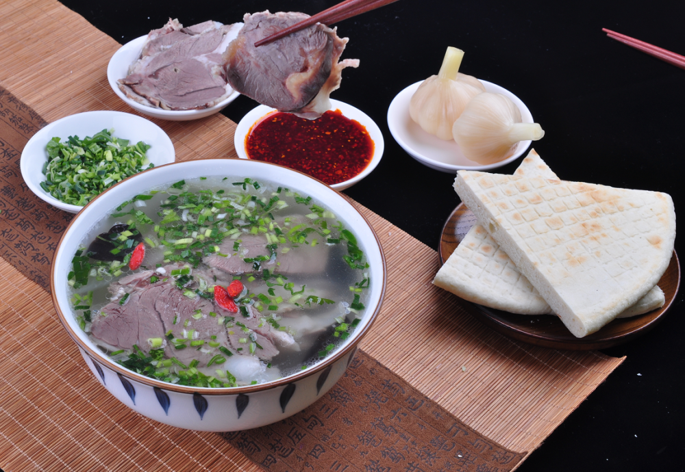 盛强羊肉泡馍的制作过程_腾讯新闻