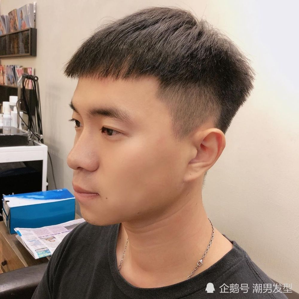 2021男生两边铲发型依旧很火新年试试这3款青春又帅气