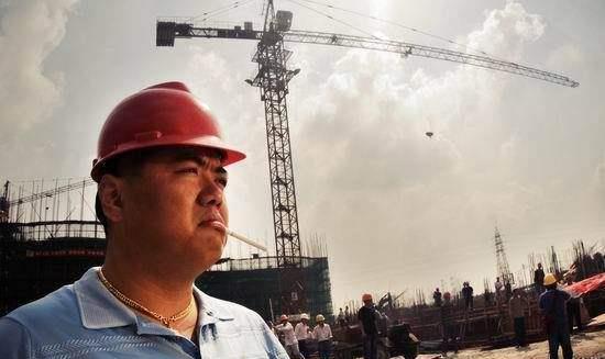 不是说,建筑行业很赚钱么,为何一些包工头都会负债累累呢