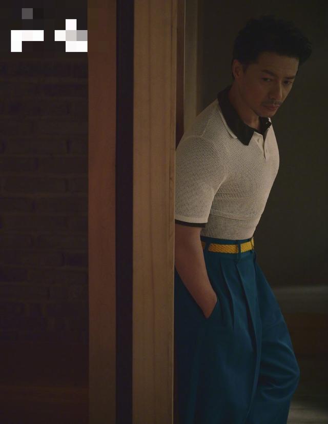 47岁段奕宏杂志大片曝光身材有型眼神有表现力网友胸肌好大