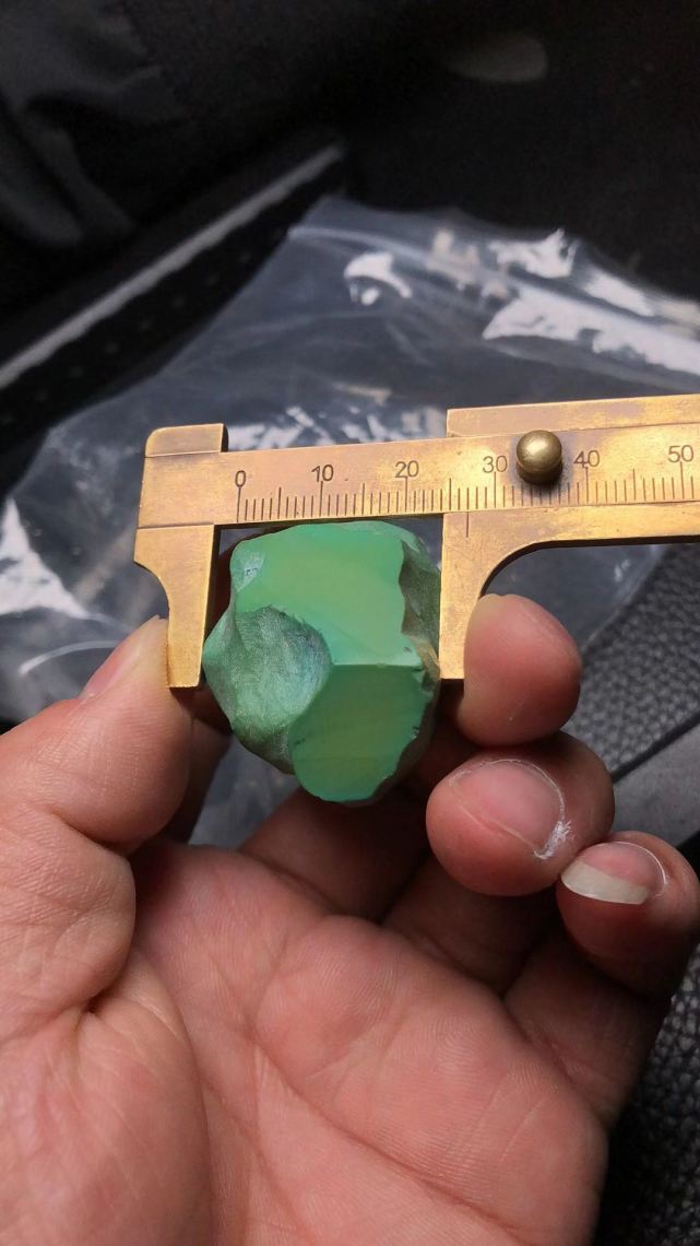 来看看郧西菜籽黄绿松石加工全过程，定制款