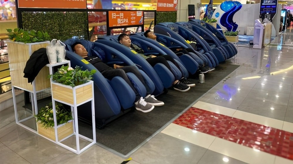 车站的按摩椅没几个人付费为啥商家还是能赚大钱有何门道
