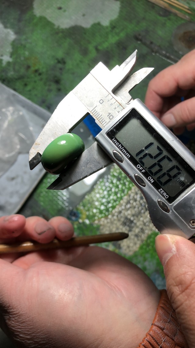 来看看郧西菜籽黄绿松石加工全过程，定制款