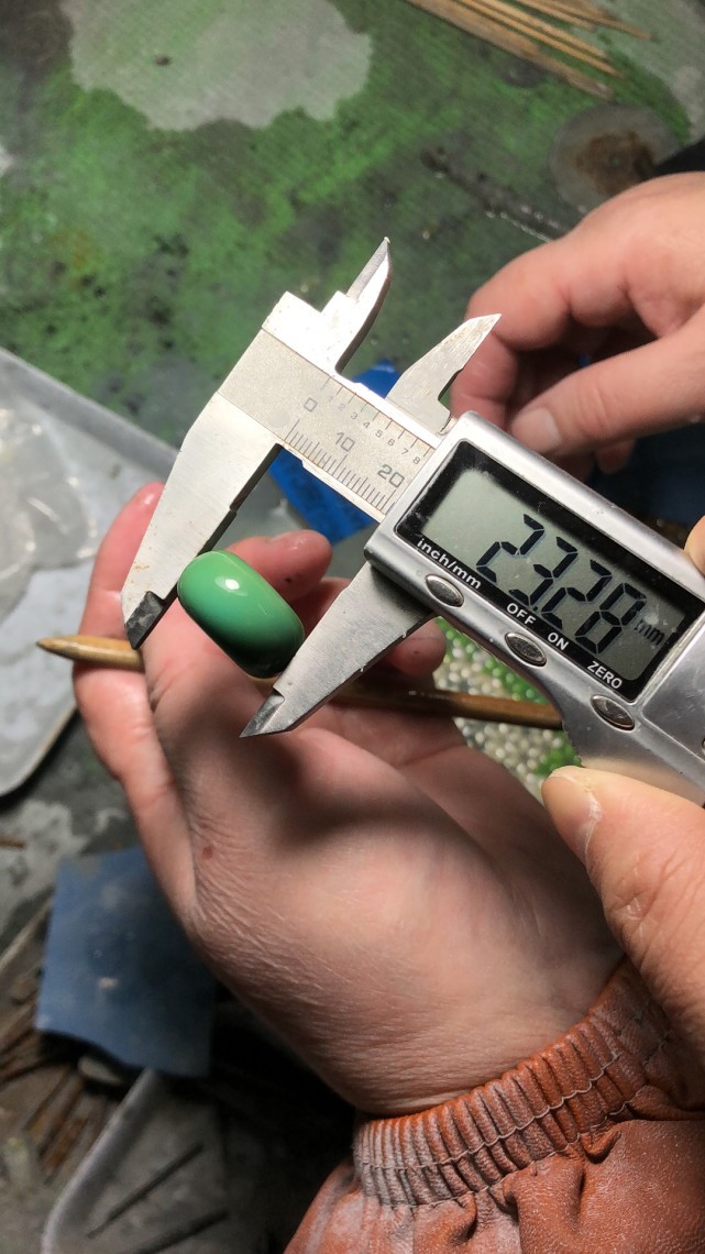 来看看郧西菜籽黄绿松石加工全过程，定制款