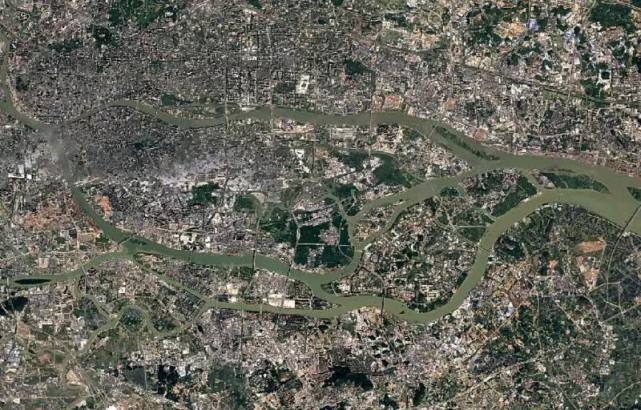 这是广州1984年卫星历史影像(来源:bigemap大地图)