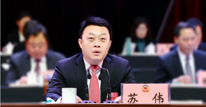 苏伟在讲话中说:用五年时间再造一个新睢宁!