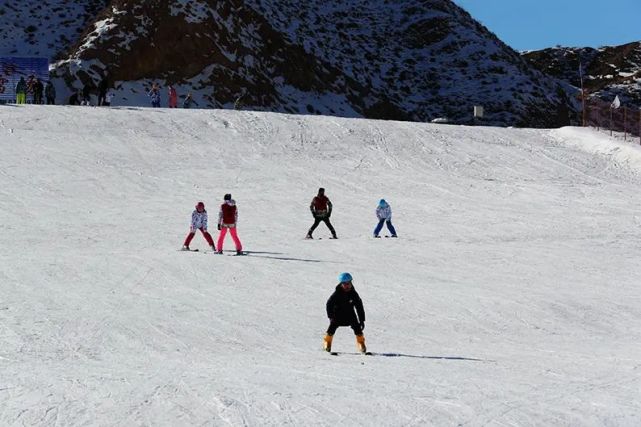 山丹佛山滑雪场图片